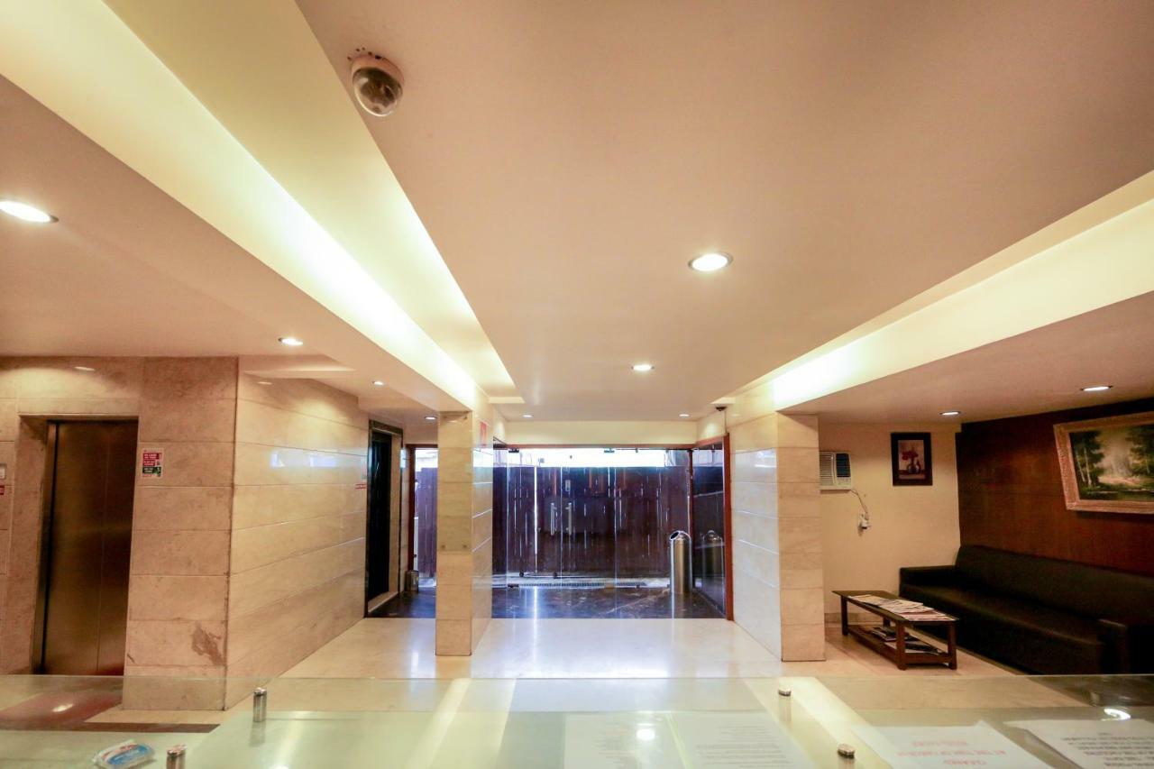 Lucky Hotel Goregaon Bombay Exterior foto