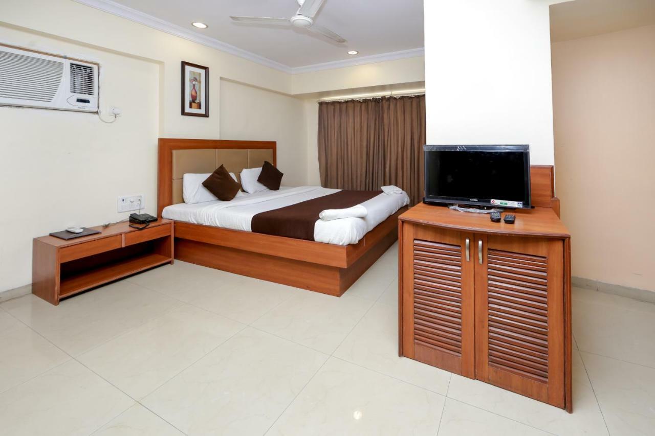 Lucky Hotel Goregaon Bombay Exterior foto
