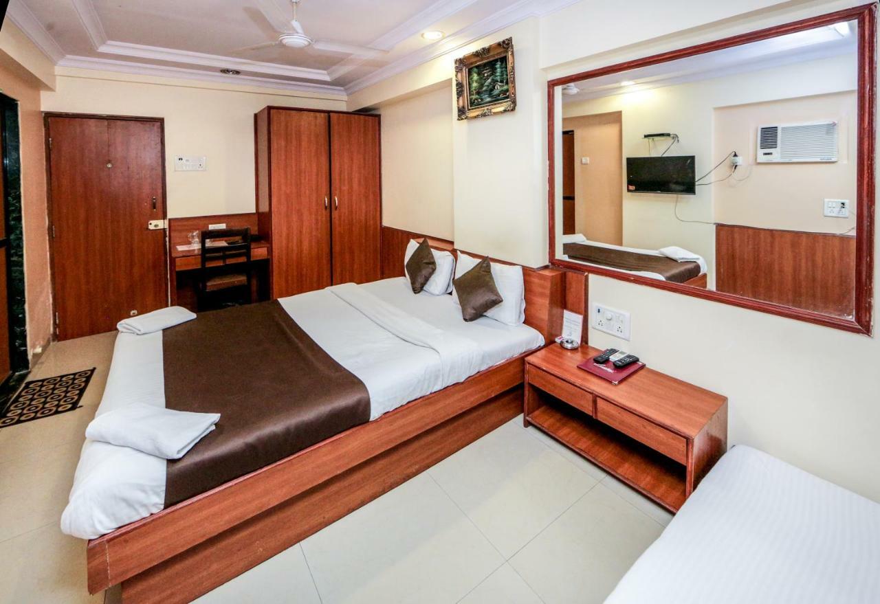 Lucky Hotel Goregaon Bombay Exterior foto